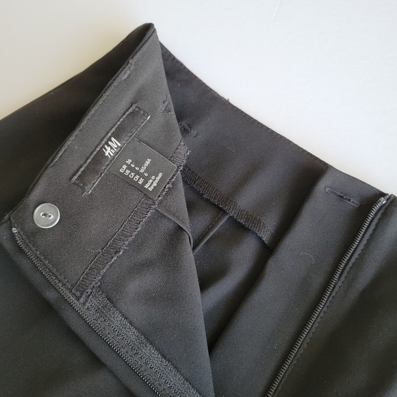 H&M Classic Black Mini Skirt - Picture 6 of 7